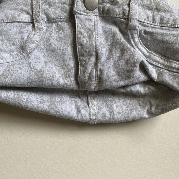 White Skinny Jeans - Picture 2 of 2